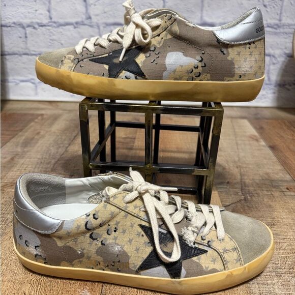 GOLDEN GOOSE
Super-Star Beige Camo Print Low Top Sneaker hard to find - Picture 6 of 16